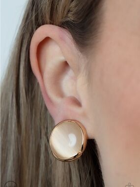 Paparazzi Cool Pools Gold Cat Eye Clip On Earrings Round